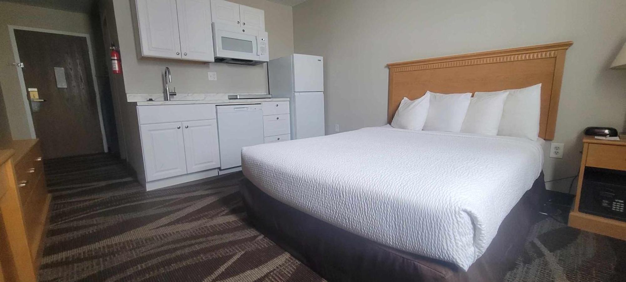 Days Inn By Wyndham Gillette Bagian luar foto